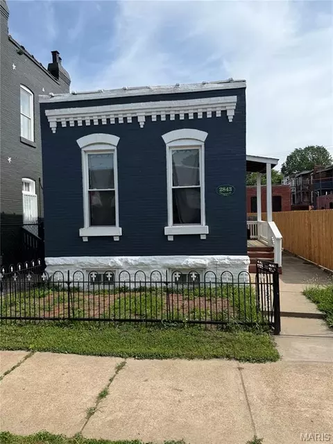2843 Chippewa St, Saint Louis, MO 63118