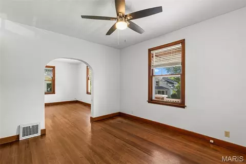 Living - 305 Williams St, Washington, MO 63090 photo 3 of 3
