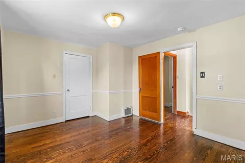 Bedroom - 305 Williams St, Washington, MO 63090 photo 6 of 7