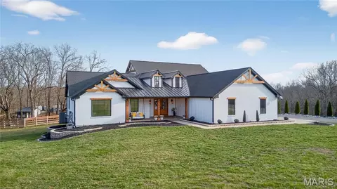 350 Birkhead Rd, Winfield, MO 63389