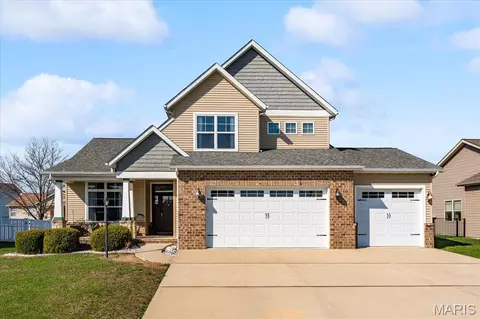 3119 Birmingham Dr, Glen Carbon, IL 62034