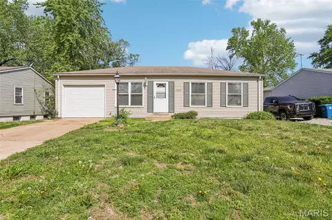 12373 Santa Maria Dr, Saint Louis, MO 63138