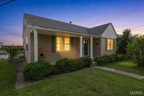 930 Ridgeway St, Sainte Genevieve, MO 63670