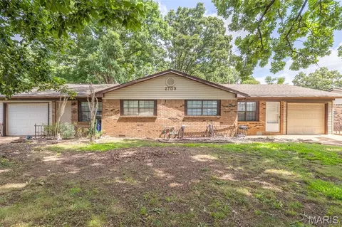 2709 Oakmoore Dr, Poplar Bluff, MO 63901