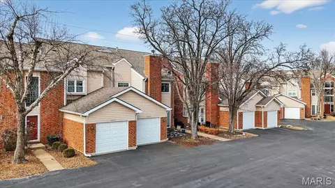 1340 Holgate Dr #G3, Ballwin, MO 63021