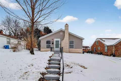 308 Superior Dr, Saint Louis, MO 63135