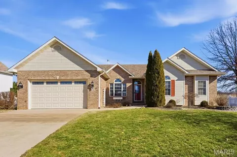 8728 Wildewood Dr, Worden, IL 62097