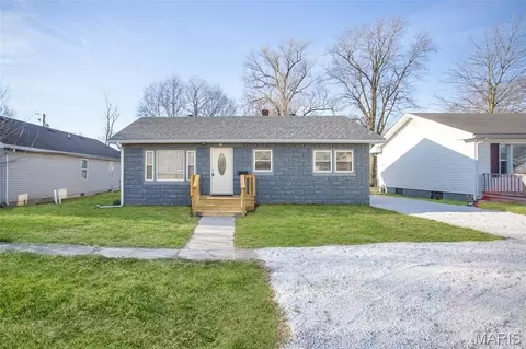 304 Dorothy St, Jerseyville, IL 62052