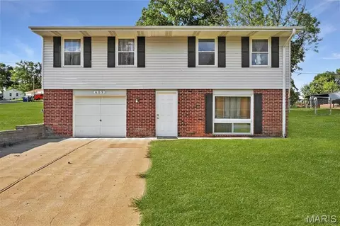 609 Auber Dr, Manchester, MO 63011