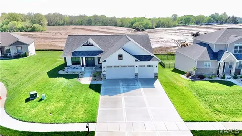 1438 Montauk Rd, Troy, IL 62294