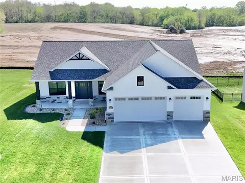 1438 Montauk Rd, Troy, IL 62294