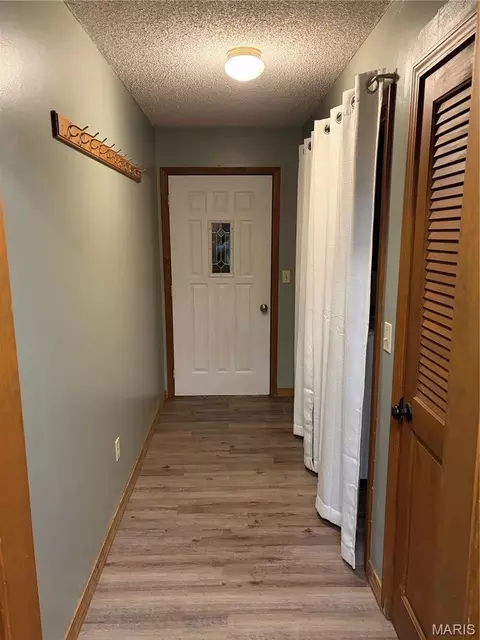 Entry Way - 13915 Maple Ln, Plato, MO 65552 photo 2 of 2