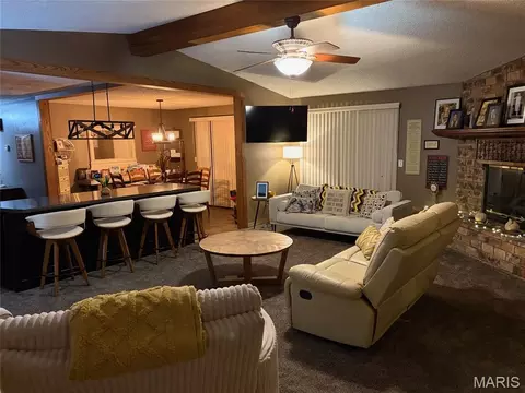 Living - 13915 Maple Ln, Plato, MO 65552 photo 2 of 2