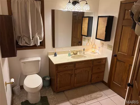Bath - 13915 Maple Ln, Plato, MO 65552 photo 1 of 4