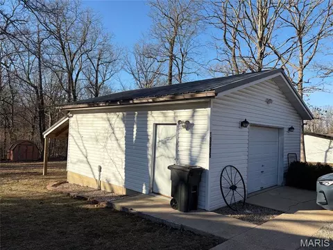 Exterior - 13915 Maple Ln, Plato, MO 65552 photo 4 of 5