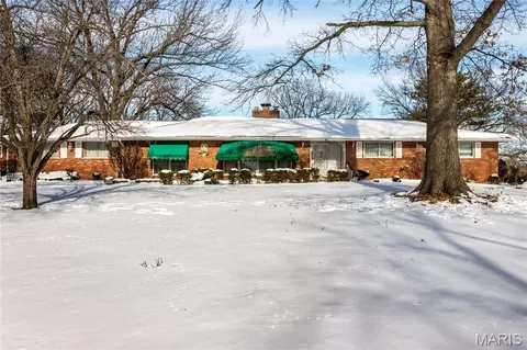 41 Harneywold Dr, Saint Louis, MO 63136