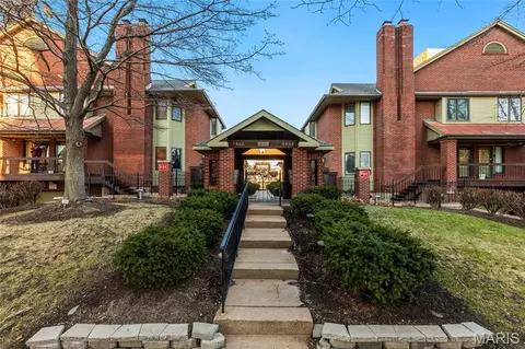 4465 W Pine Blvd #18, Saint Louis, MO 63108