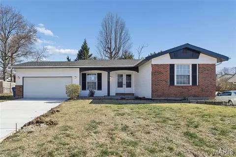 12062 Cato Dr, Florissant, MO 63033