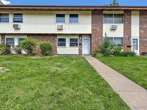 7546 Hazelcrest Dr, Hazelwood, MO 63042