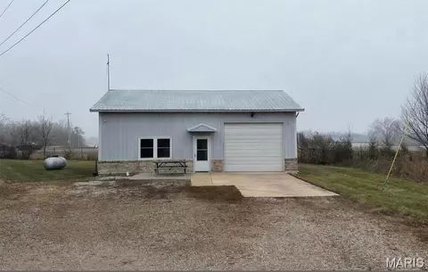 197 Old Springfield Rd, Bourbon, MO 65441
