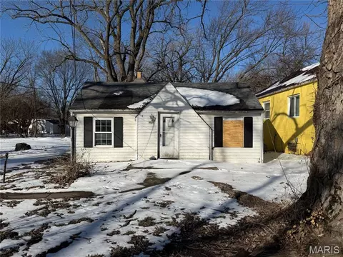 3669 Isolda Ave, Saint Ann, MO 63074