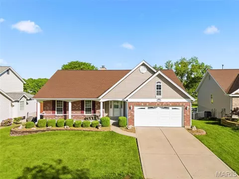 1455 Norwood Hills Dr, O'fallon, MO 63366