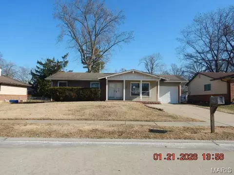 2960 Devonshire Dr, Florissant, MO 63033