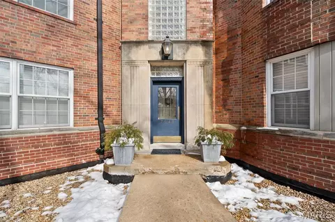 7545 Wellington Way #2B, Saint Louis, MO 63105