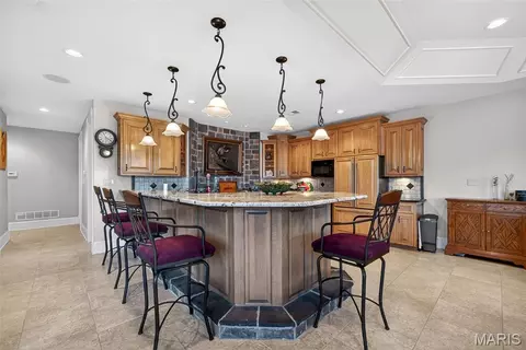 Kitchen - 27499 Franklin Rd, Wright City, MO 63390 photo 8 of 11