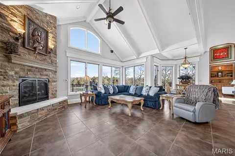 Living - 27499 Franklin Rd, Wright City, MO 63390 photo 6 of 8