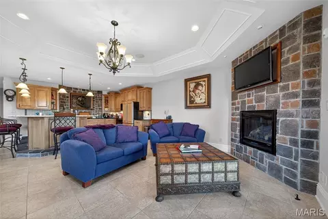 Living - 27499 Franklin Rd, Wright City, MO 63390 photo 8 of 8