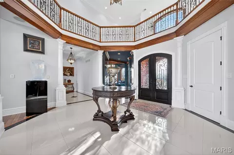 Entry Way - 27499 Franklin Rd, Wright City, MO 63390 photo 3 of 8