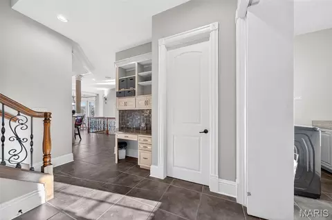 Entry Way - 27499 Franklin Rd, Wright City, MO 63390 photo 6 of 8