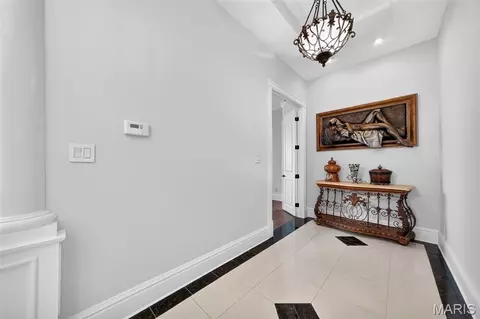 Entry Way - 27499 Franklin Rd, Wright City, MO 63390 photo 5 of 8