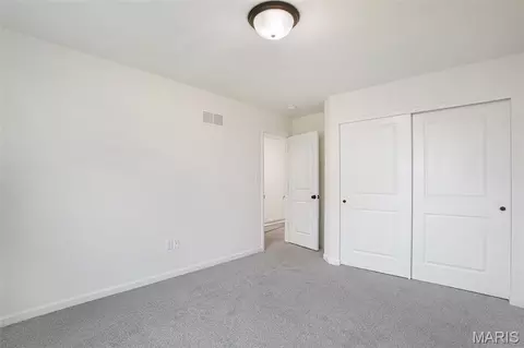 1045 Bloomfield Dr, Eureka, MO 63025 photo 3
