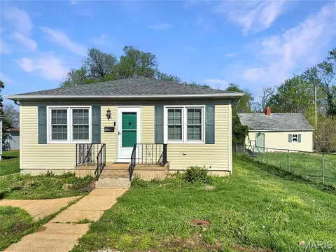 112 Orchard St, Sullivan, MO 63080