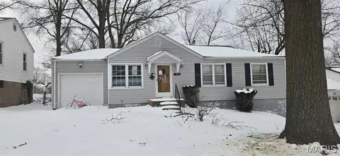 10241 Unicorn Dr, Saint Louis, MO 63137