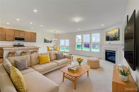 Living - 327 Dalriada Blvd, O'fallon, MO 63368 photo 1 of 3