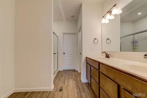 Entry Way - 327 Dalriada Blvd, O'fallon, MO 63368 photo 1 of 5