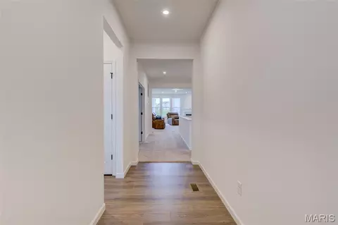 Entry Way - 327 Dalriada Blvd, O'fallon, MO 63368 photo 3 of 5