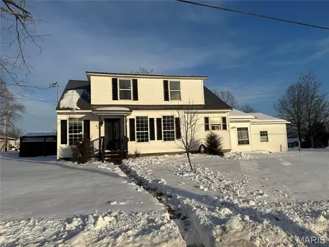 404 S S Vine St, Sparta, IL 62286