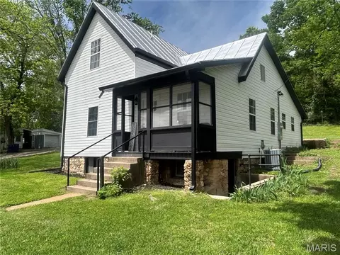 621 W Osage St, Pacific, MO 63069