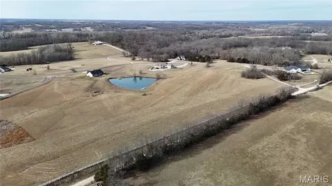 8 Northern Dancer Dr, Troy, MO 63379 photo 3