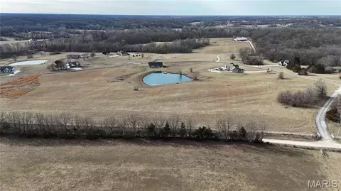 8 Northern Dancer Dr, Troy, MO 63379 photo 2