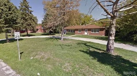 9708 Ventura Dr, Saint Louis, MO 63136