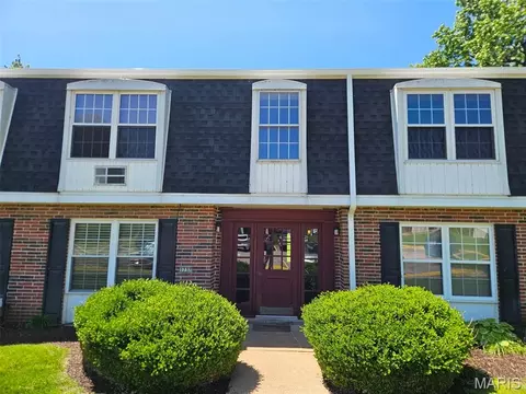 1737 Herault Pl #H, Saint Louis, MO 63125