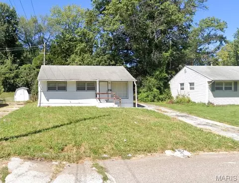 10435 Renfrew Dr, Saint Louis, MO 63137