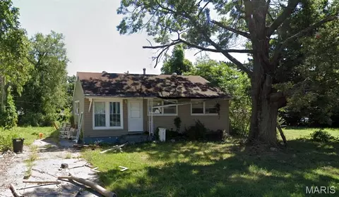 10514 Renfrew Dr, Saint Louis, MO 63137