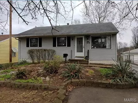 10518 Braemar Dr, Saint Louis, MO 63137