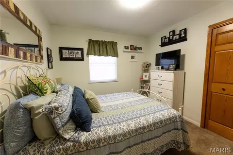 Bedroom - 701 E Dent St, Salem, MO 65560 photo 3 of 4